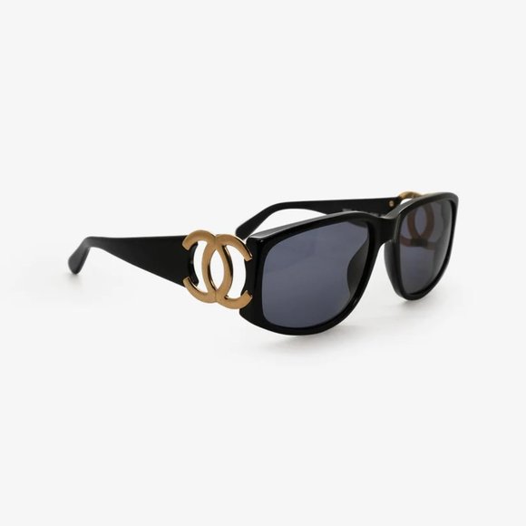 CHANEL CC Black Sunglasses - Picture 1 of 5